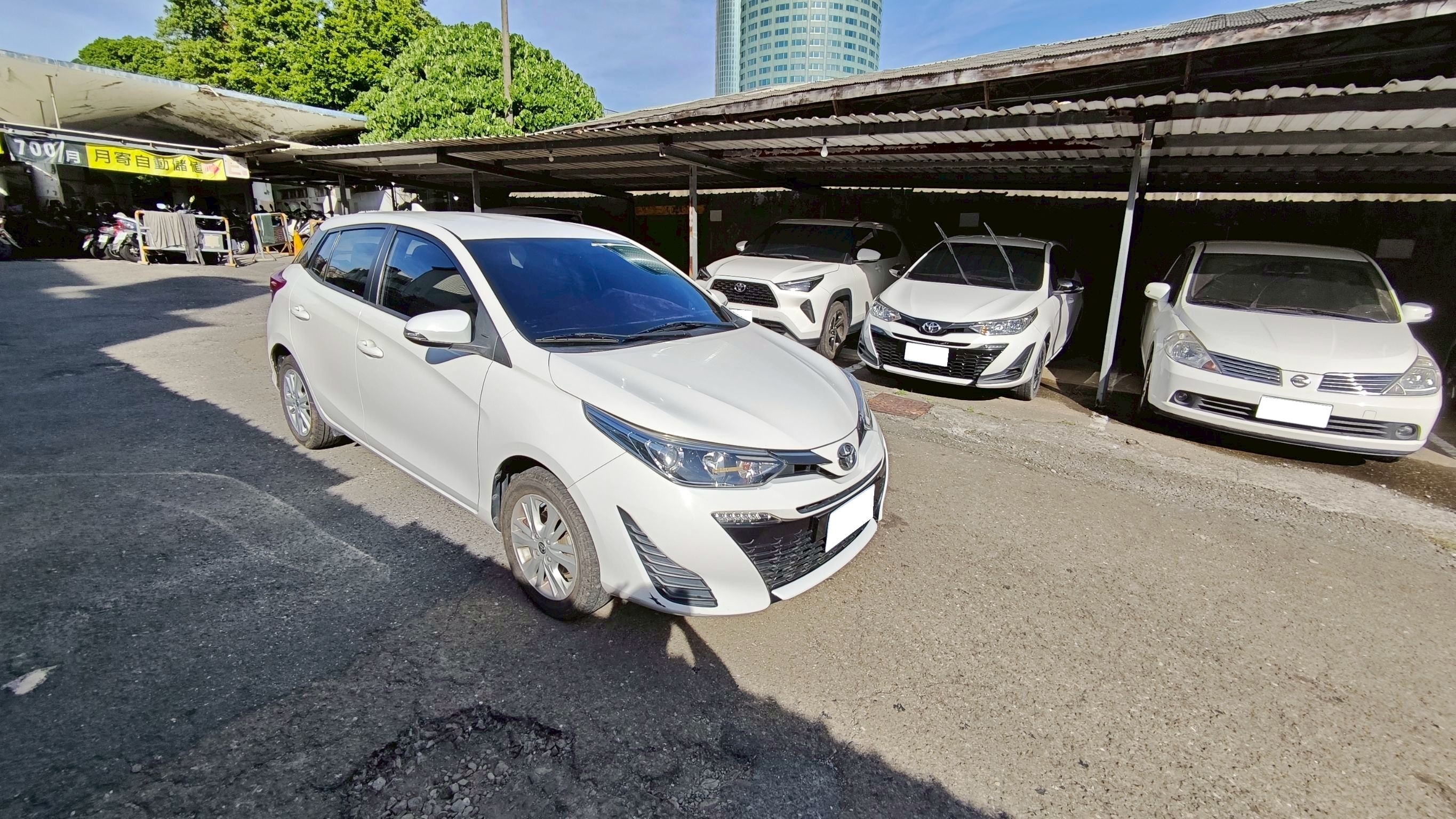TOYOTA YARIS  2018 Image 1