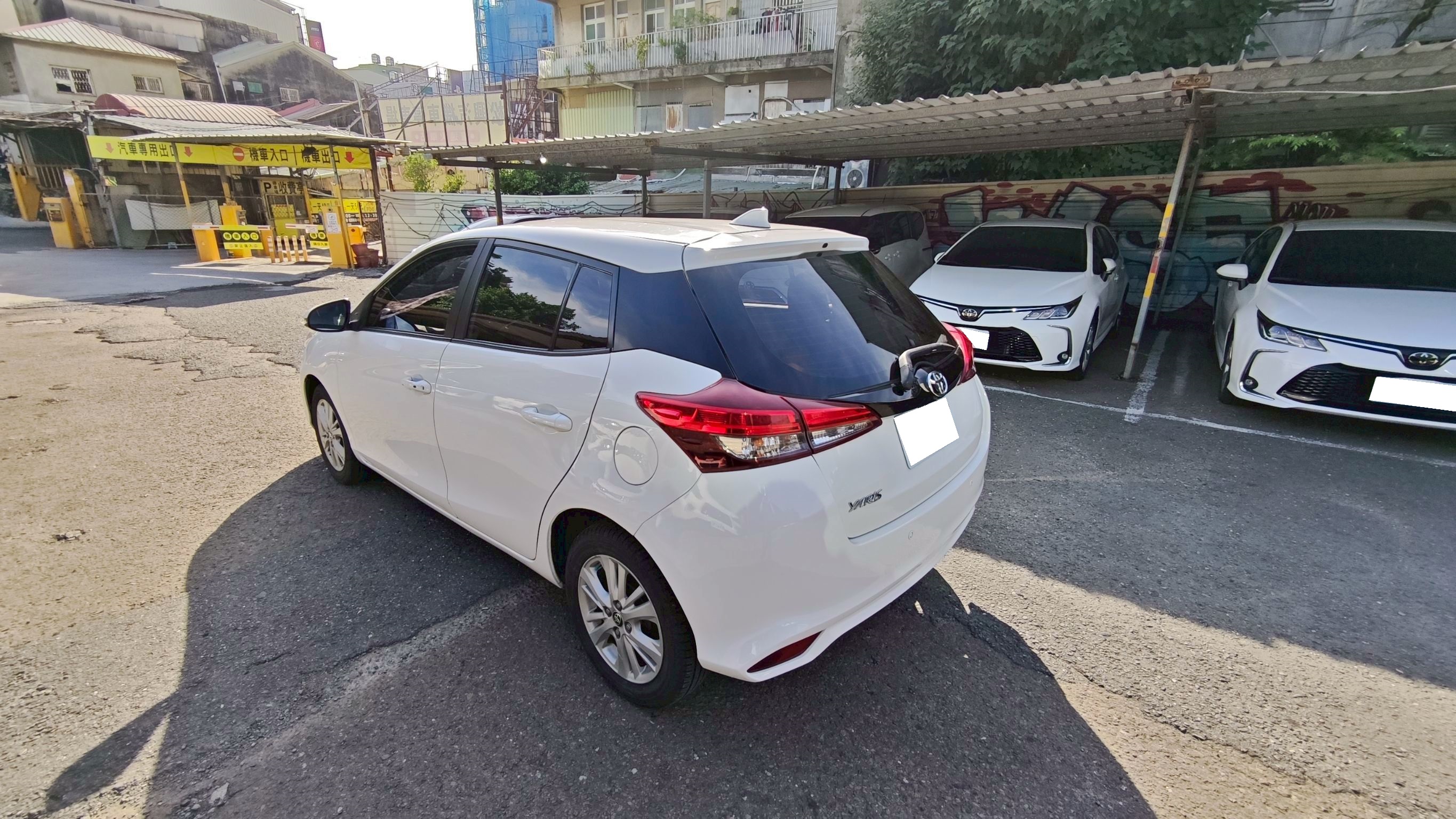 TOYOTA YARIS  2018 Image 4
