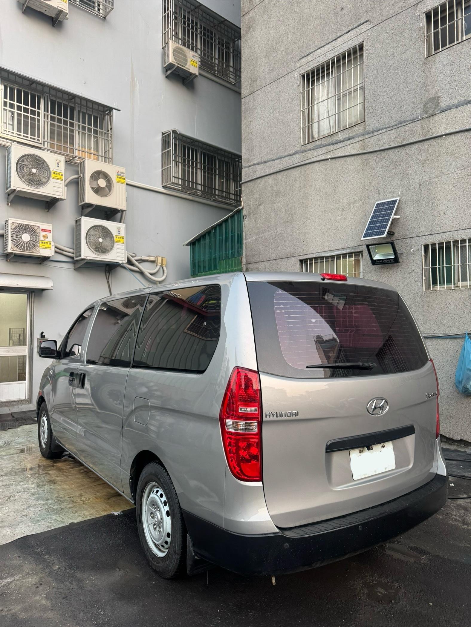 Hyundai STAREX 2.5L 2018 Image 1