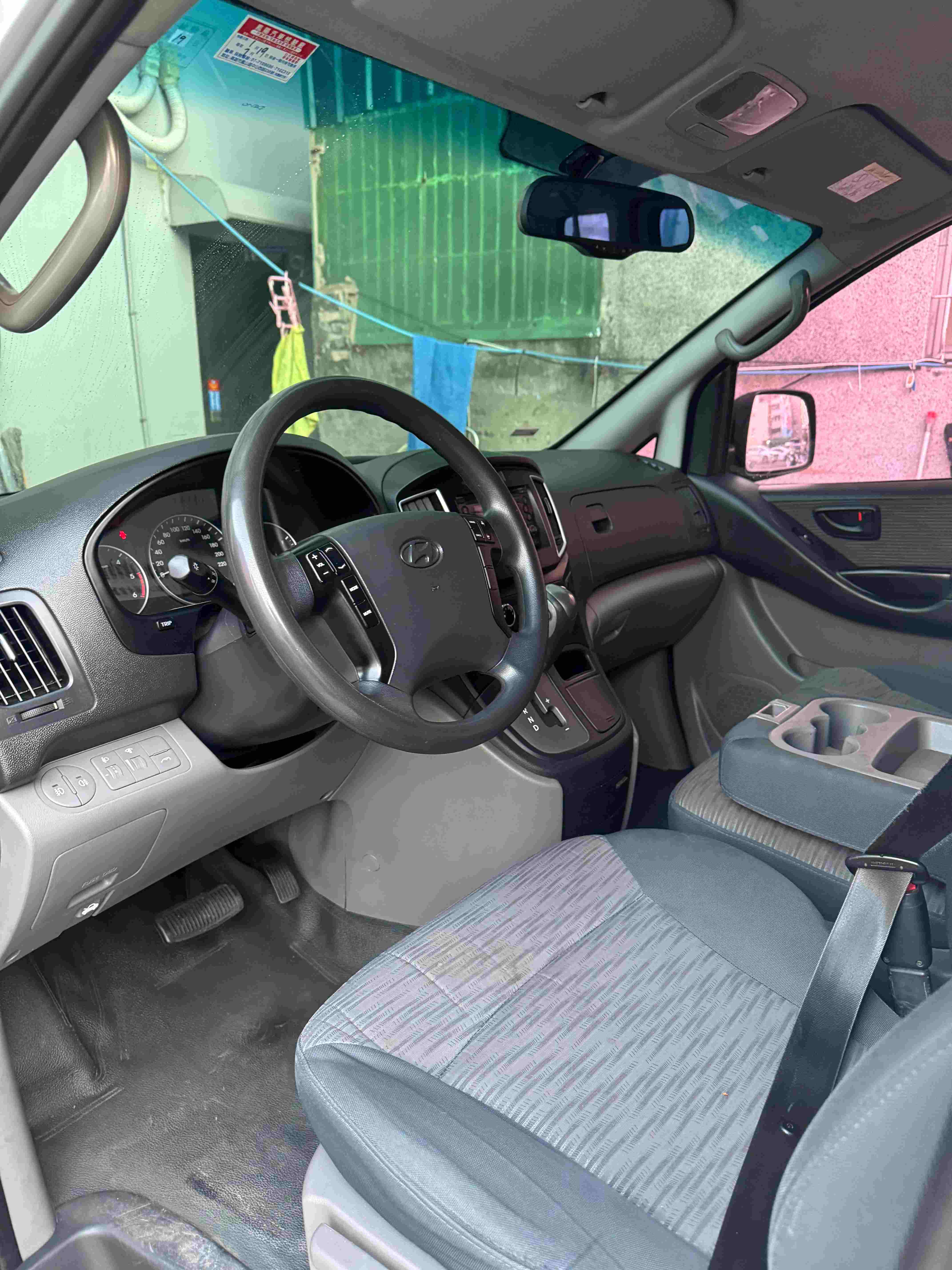 Hyundai STAREX 2.5L 2018 Image 2
