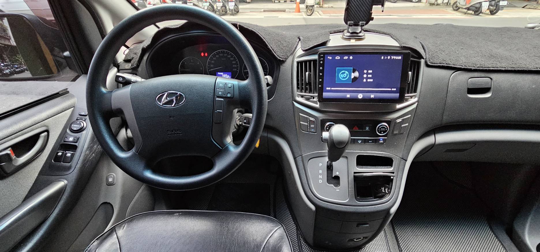 Hyundai STAREX 2.5L 尊貴 2019 Image 8