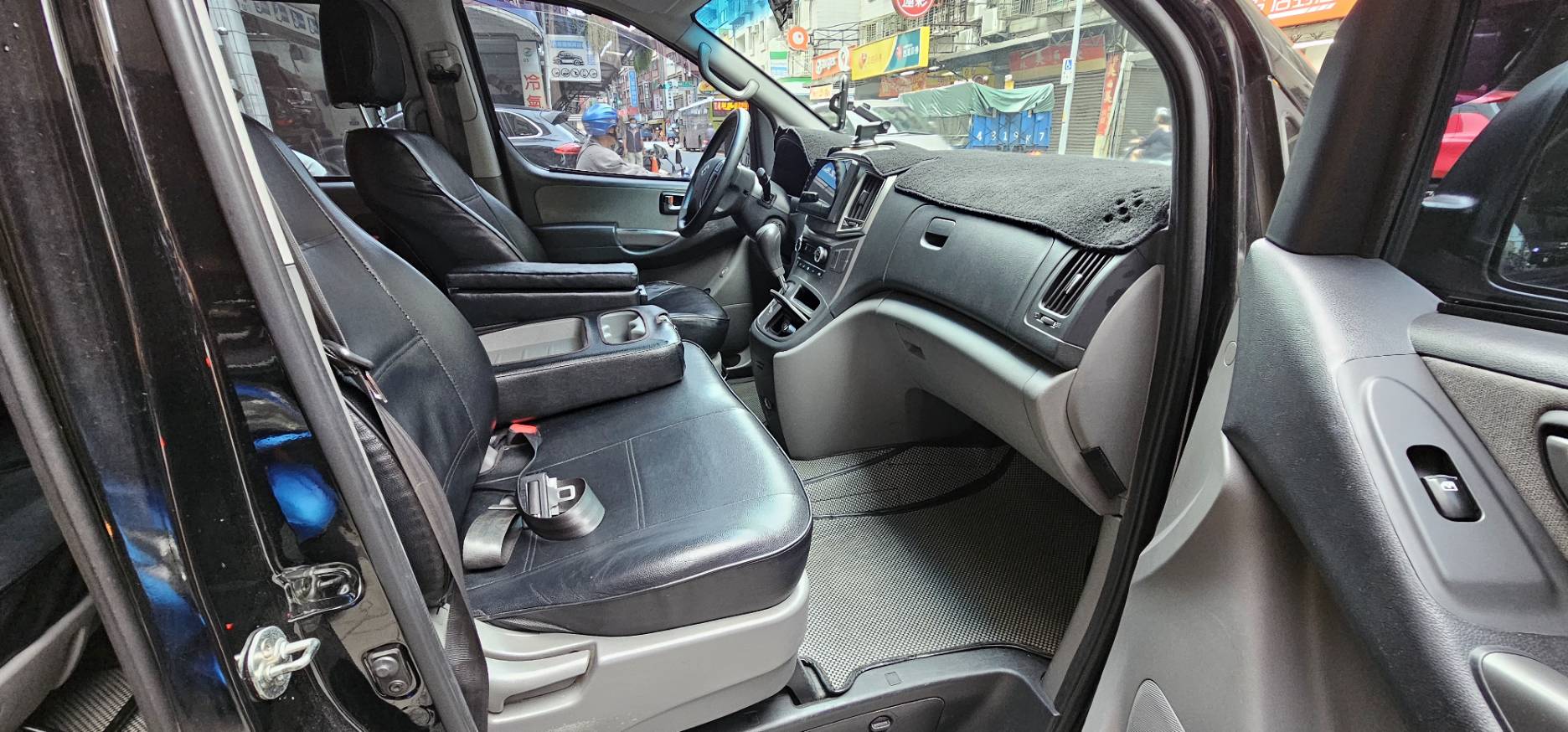 Hyundai STAREX 2.5L 尊貴 2019 Image 9