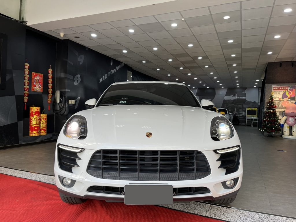 Porsche Macan 2.0T 2015 Image 0