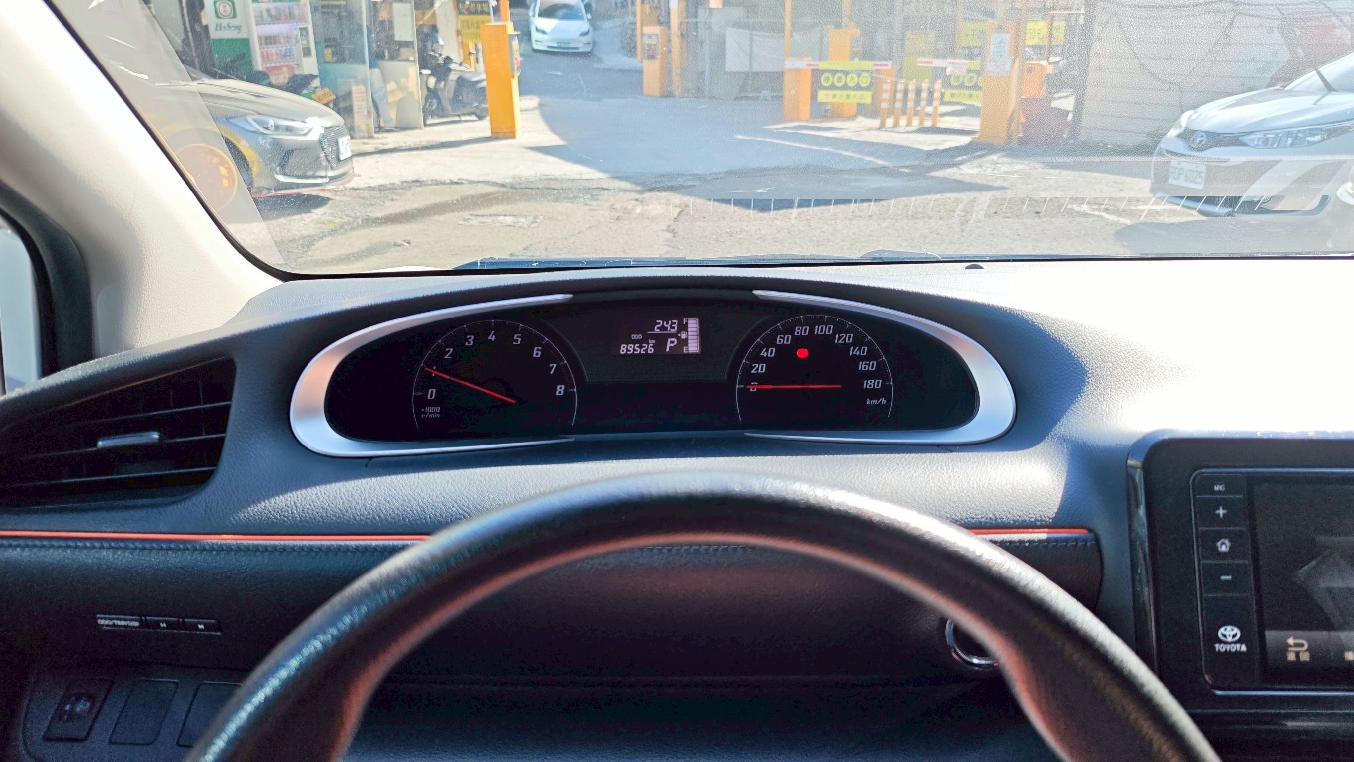 TOYOTA SIENTA 2019 Image 9