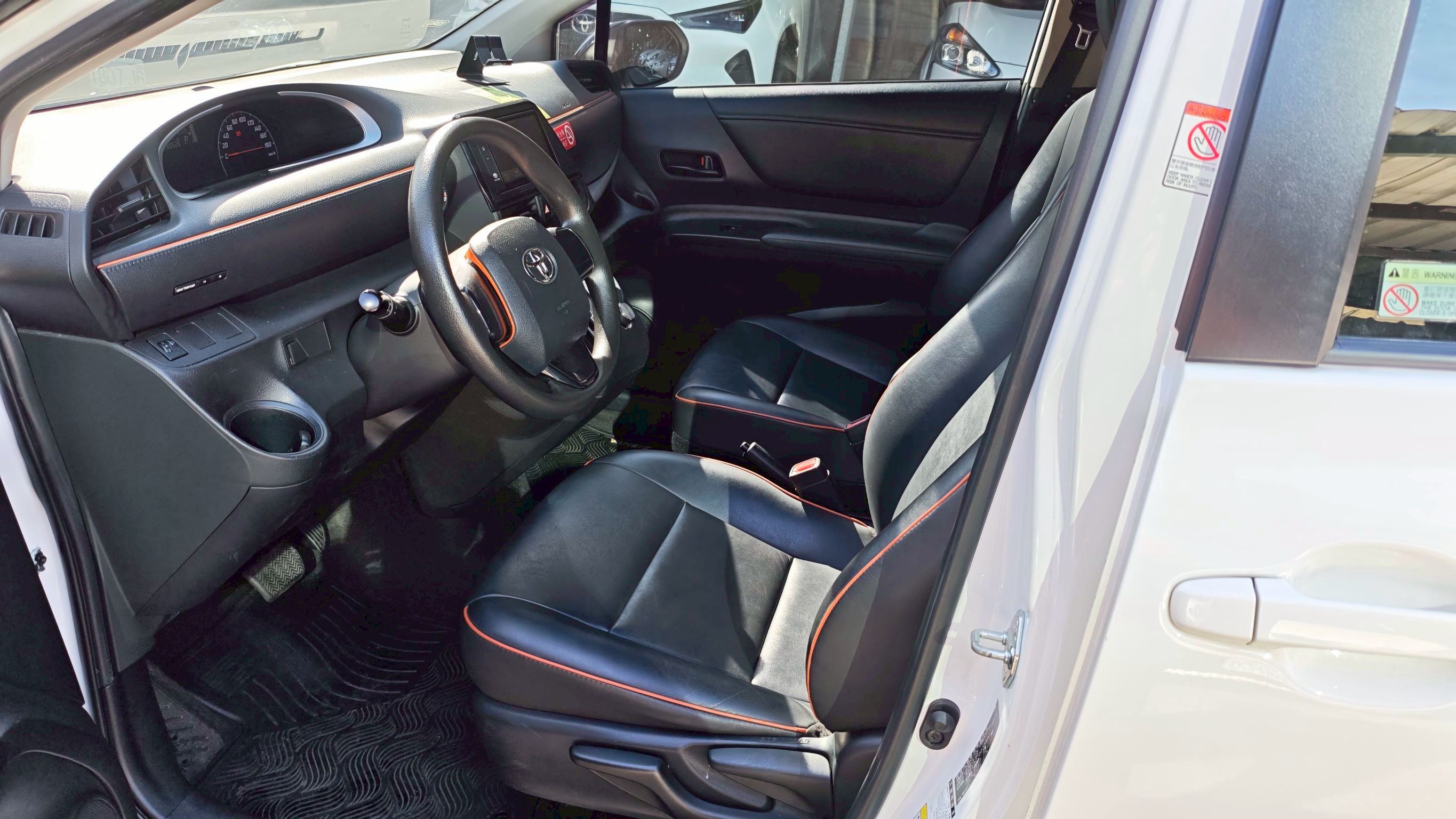 TOYOTA SIENTA 2019 Image 6
