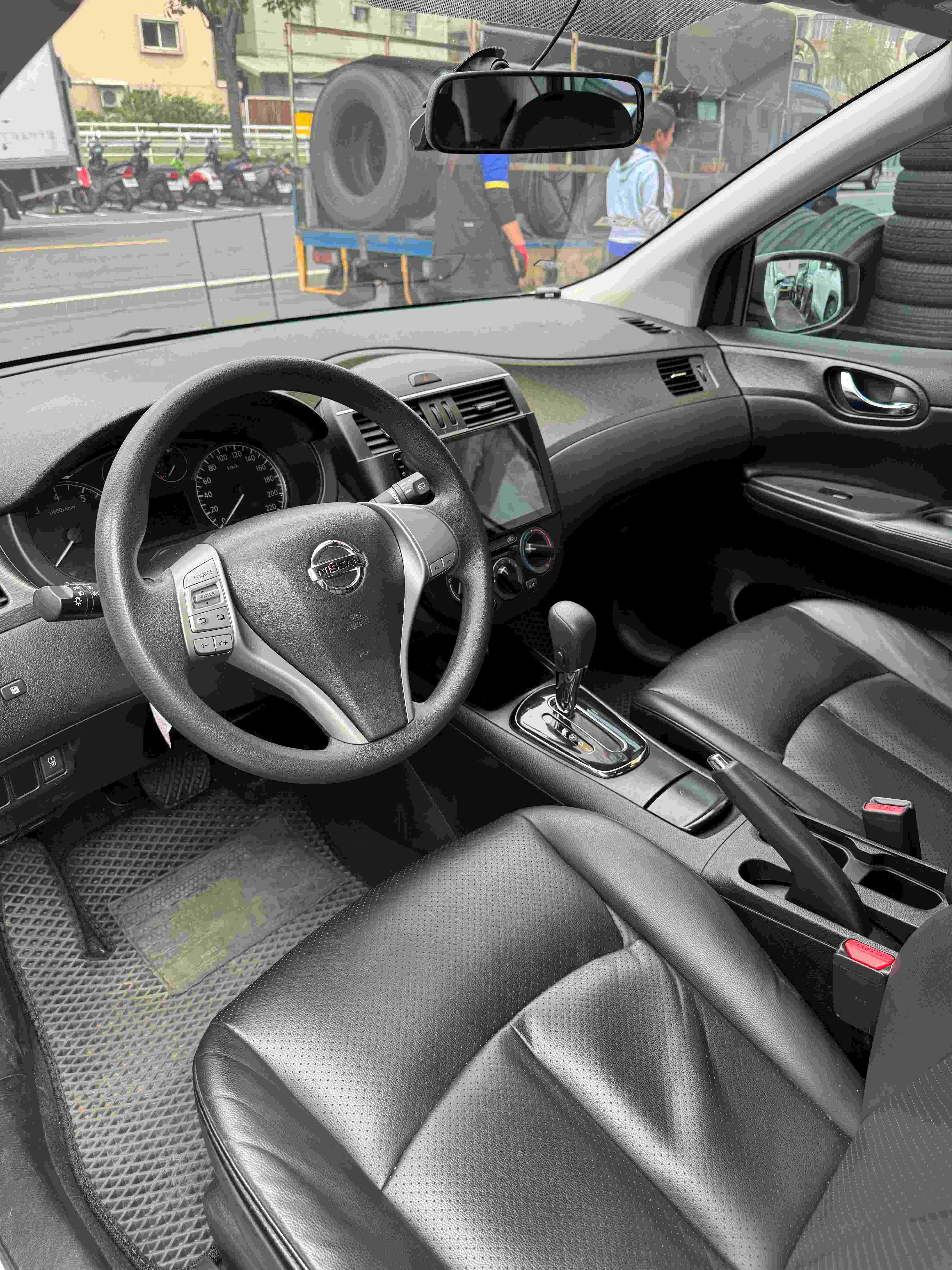 NISSAN TIIDA 1.5L 2018 Image 3