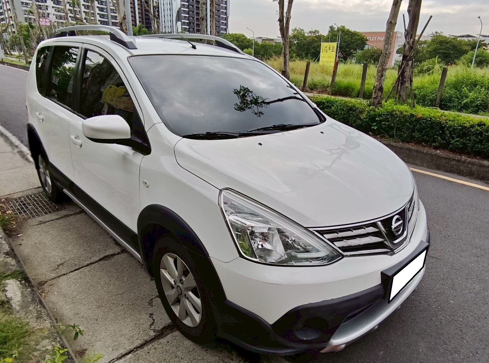 TOYOTA LIVINA 1.6 2020 Image 2
