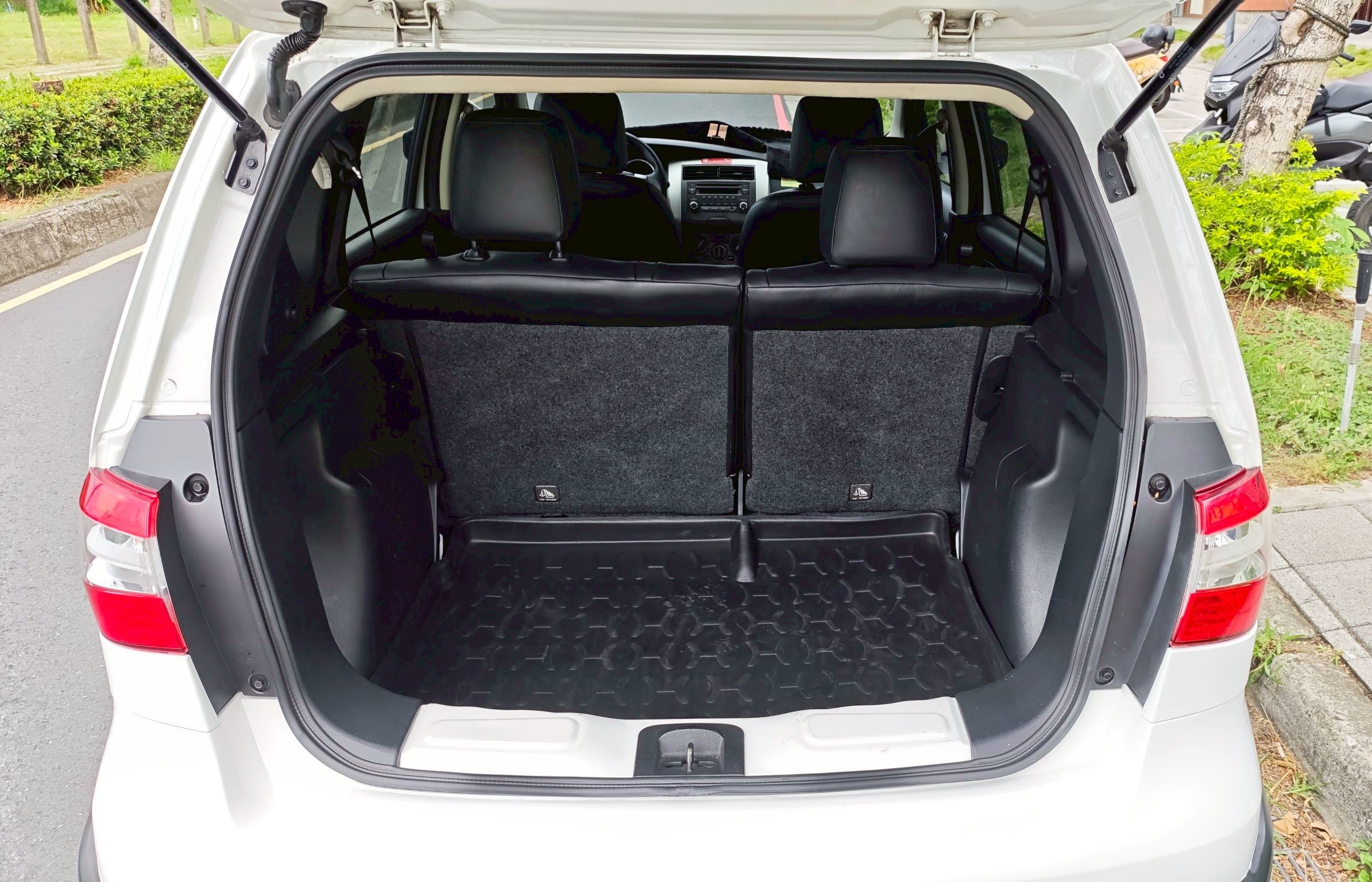 TOYOTA LIVINA 1.6 2020 Image 7