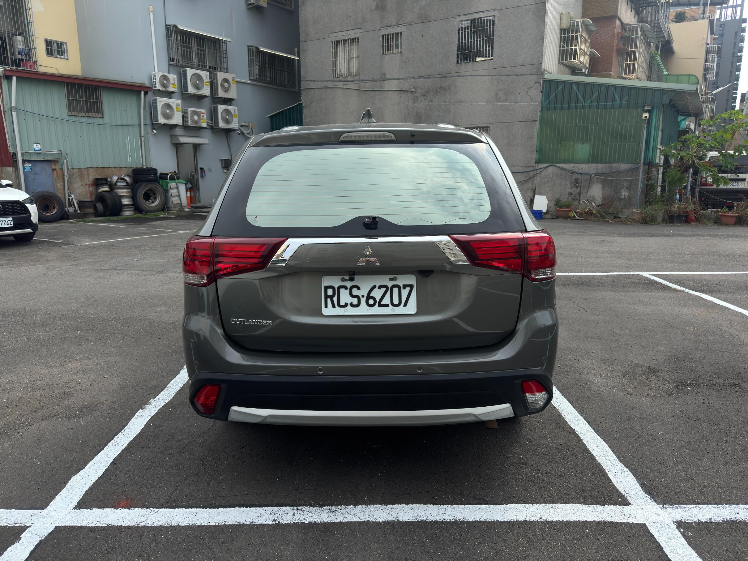 MITSUBISHI Outlander 2.4L 2021 Image 4