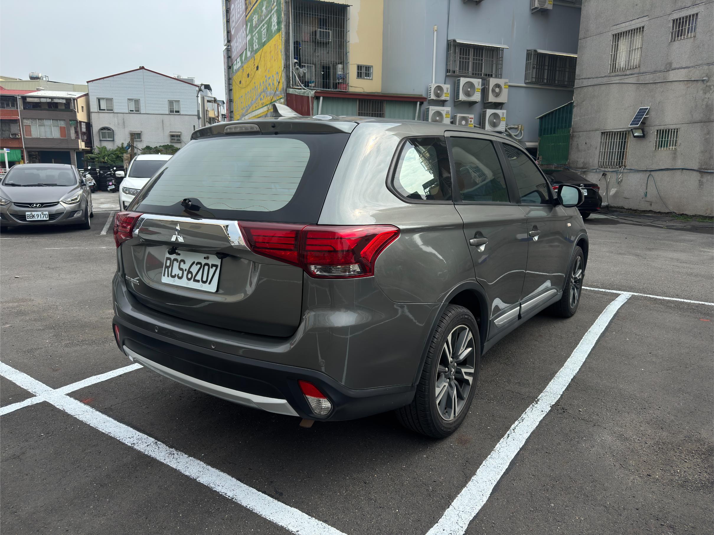 MITSUBISHI Outlander 2.4L 2021 Image 3