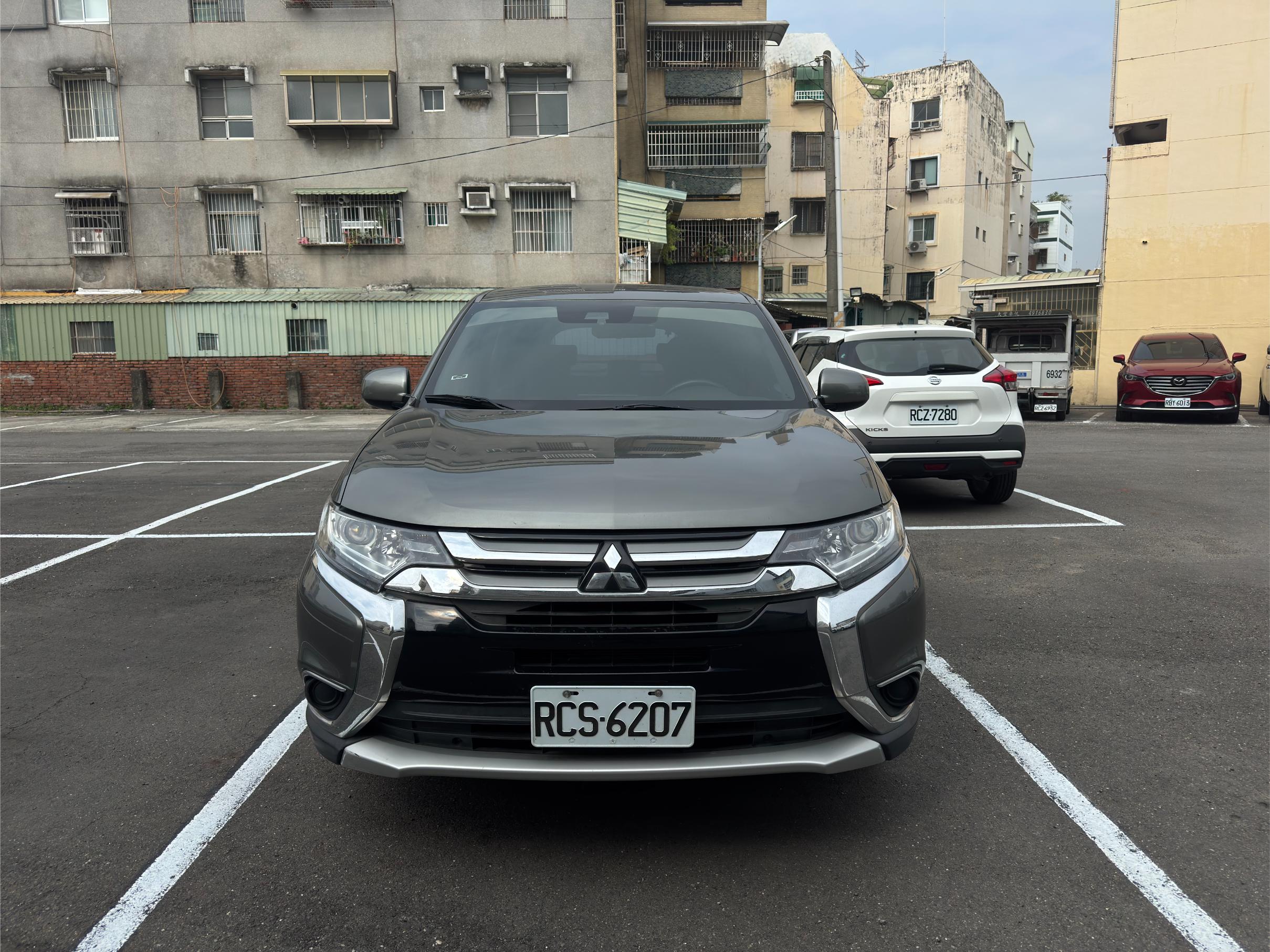 MITSUBISHI Outlander 2.4L 2021 Image 1