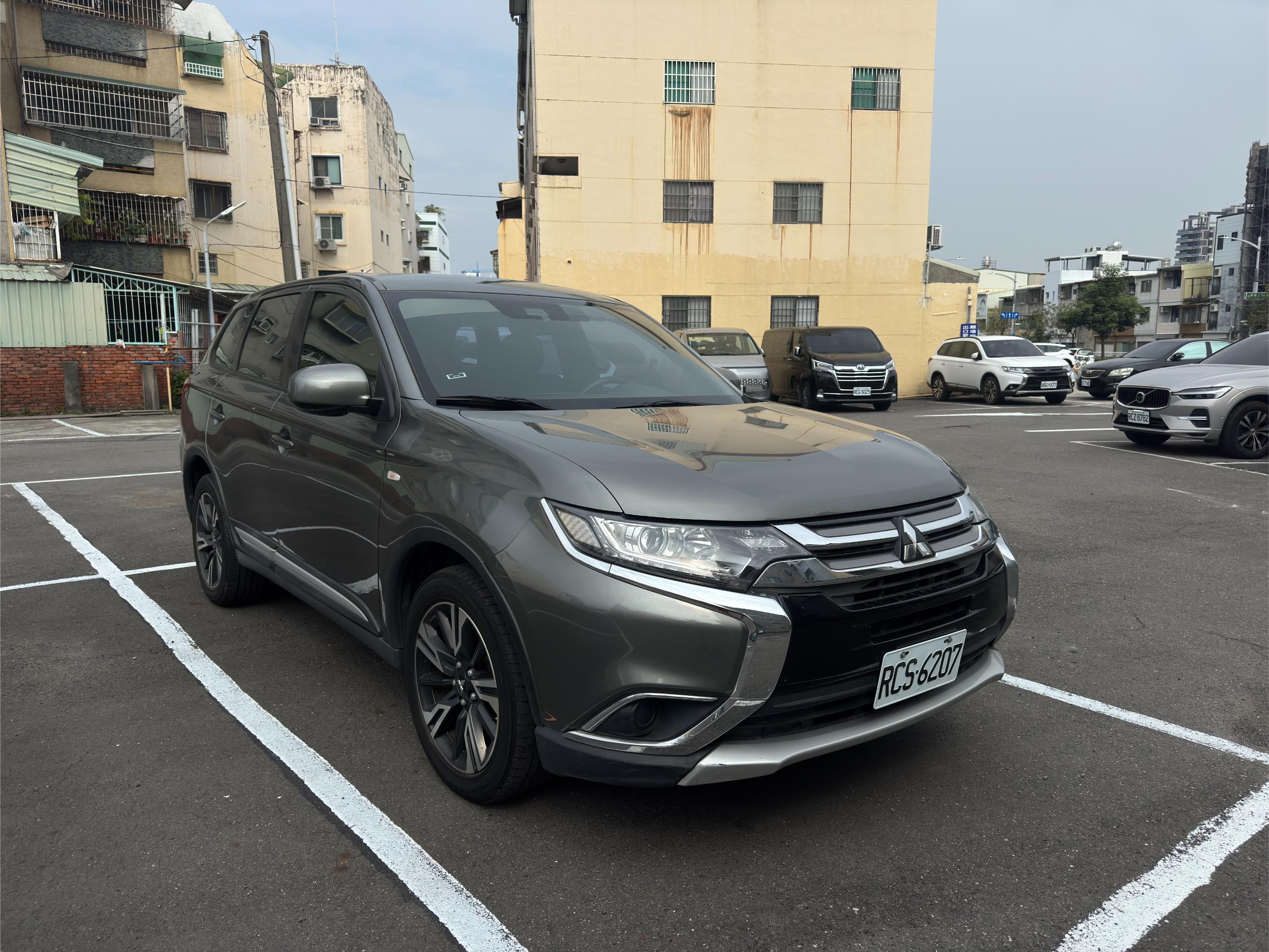 MITSUBISHI Outlander 2.4L 2021 Image 2