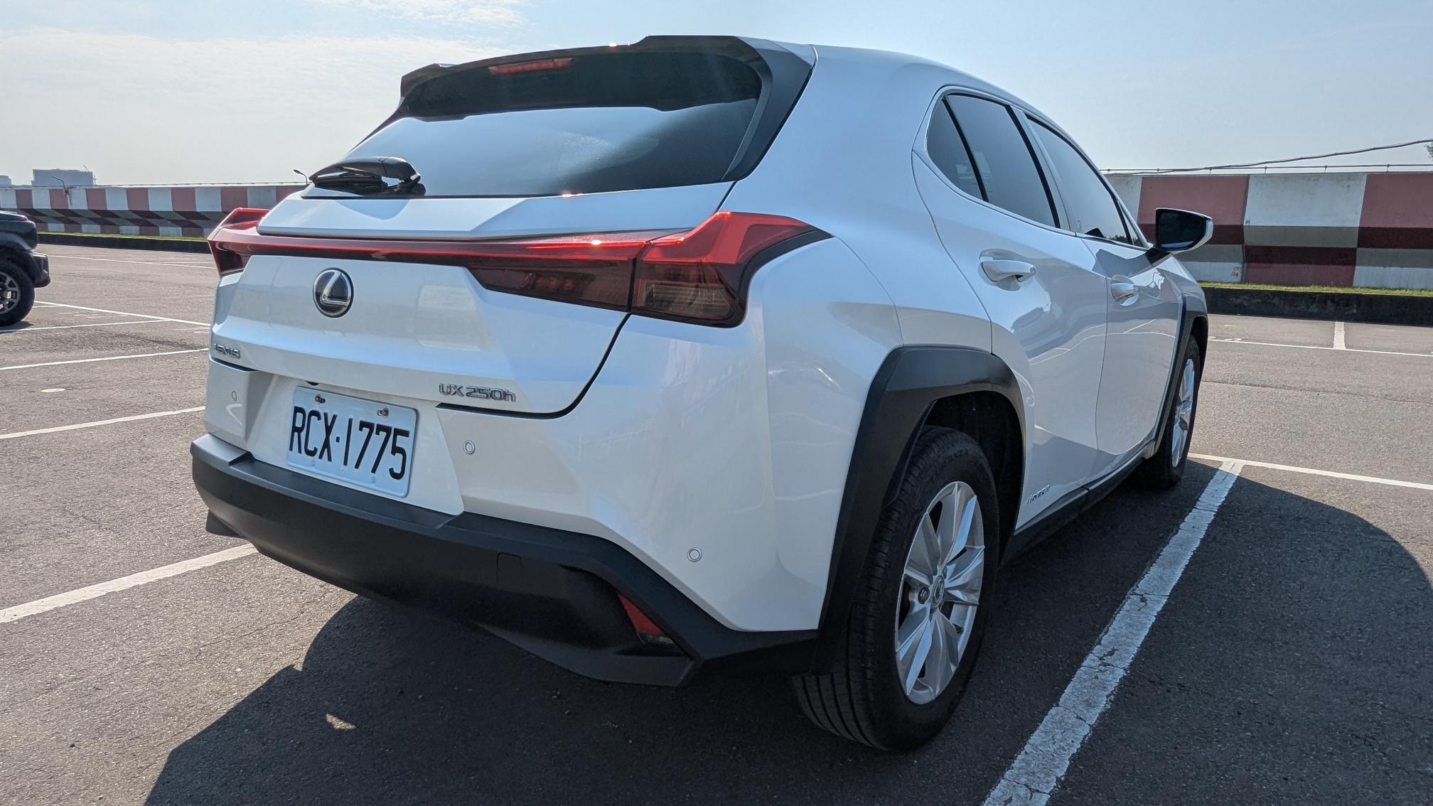 LEXUS UX250H 2.0L豪華 2021 Image 4