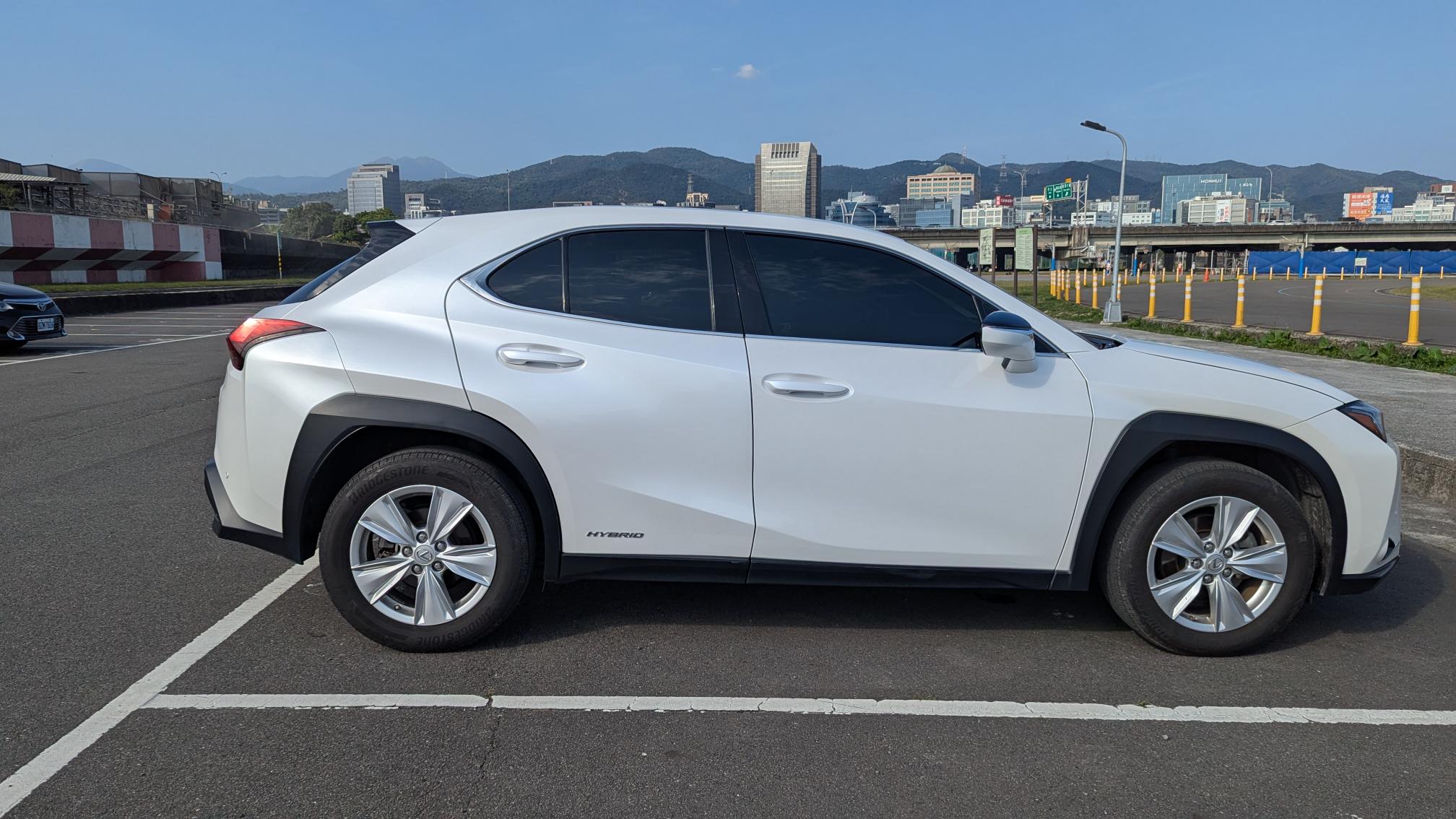 LEXUS UX250H 2.0L豪華 2021 Image 3