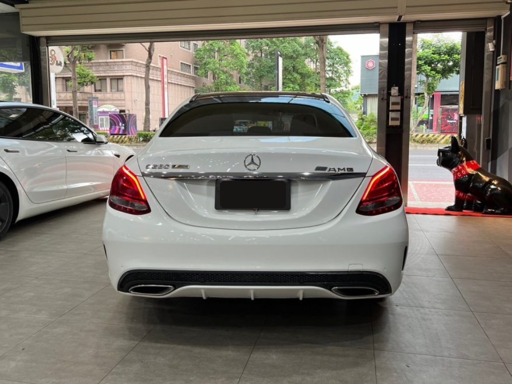 Mercedes-Benz C-Class C250 AMG 2015 Image 2