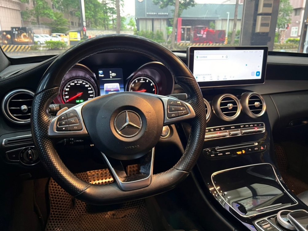 Mercedes-Benz C-Class C250 AMG 2015 Image 4