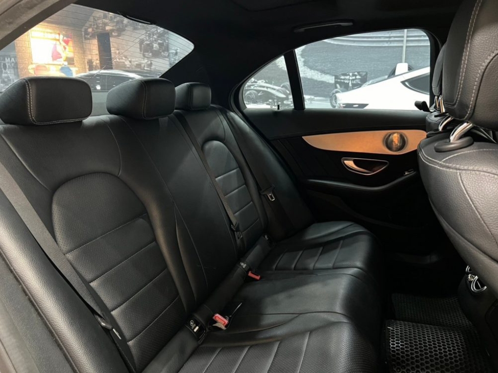Mercedes-Benz C-Class C250 AMG 2015 Image 6
