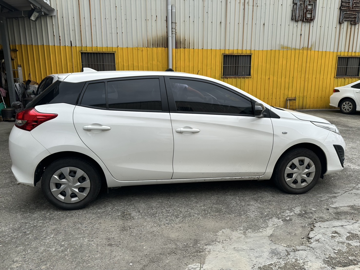 TOYOTA YARIS 1.5L 豪華 2023 Image 3