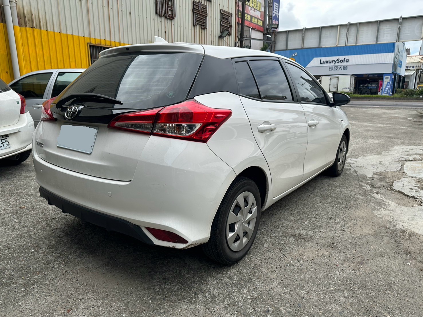 TOYOTA YARIS 1.5L 豪華 2023 Image 4