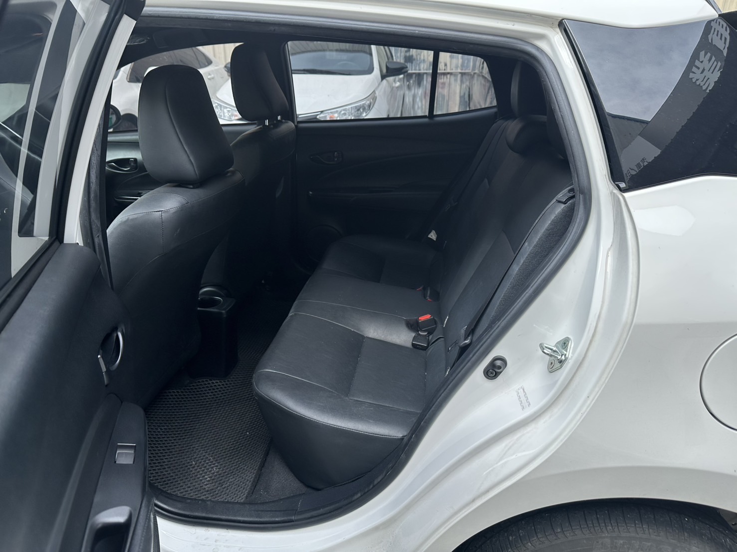 TOYOTA YARIS 1.5L 豪華 2023 Image 9