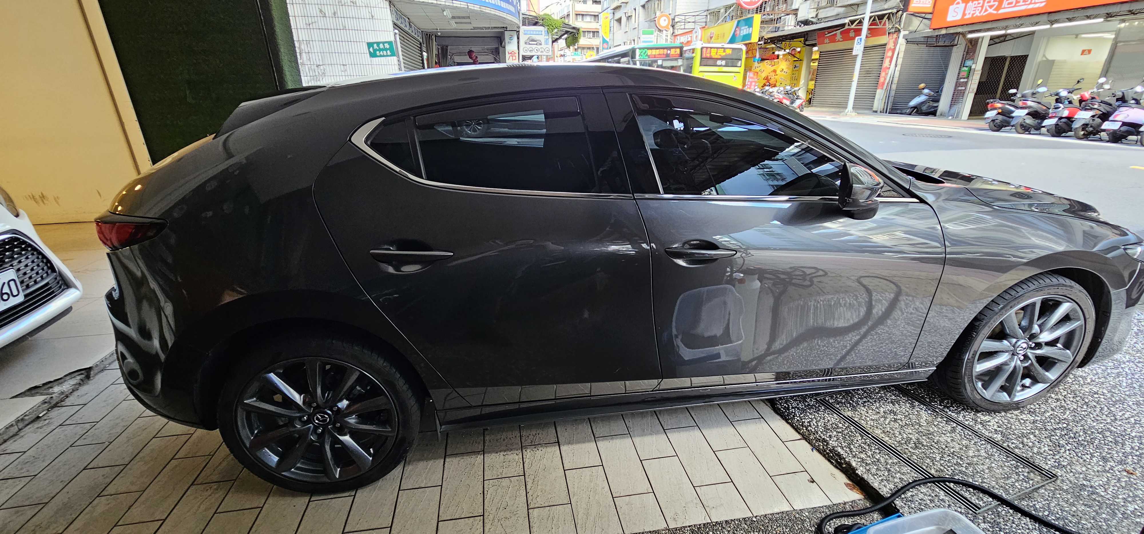 MAZDA 3 5D 20S Signature 2023 Image 1