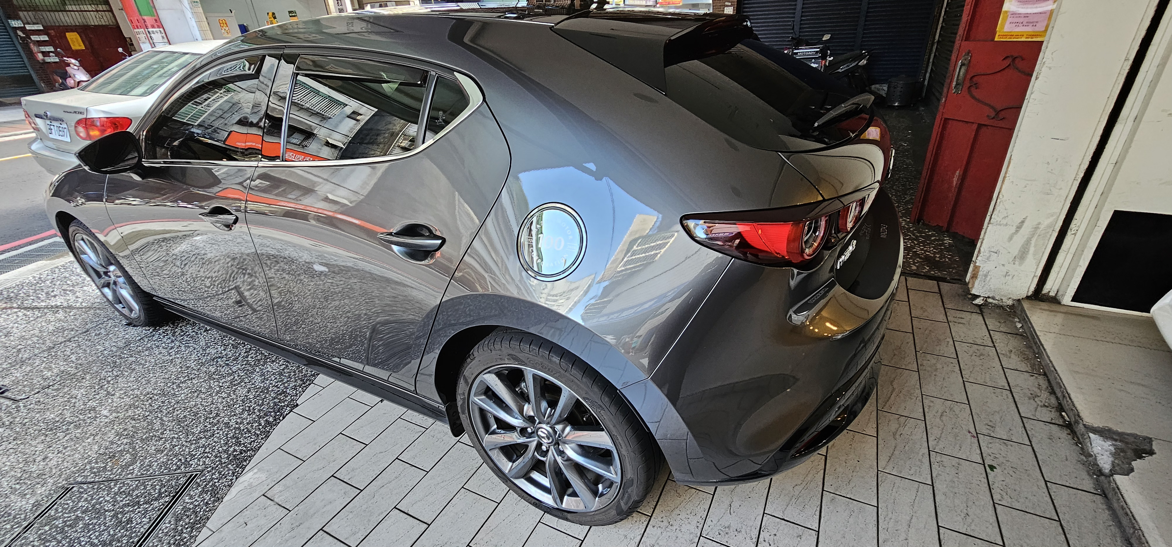 MAZDA 3 5D 20S Signature 2023 Image 6