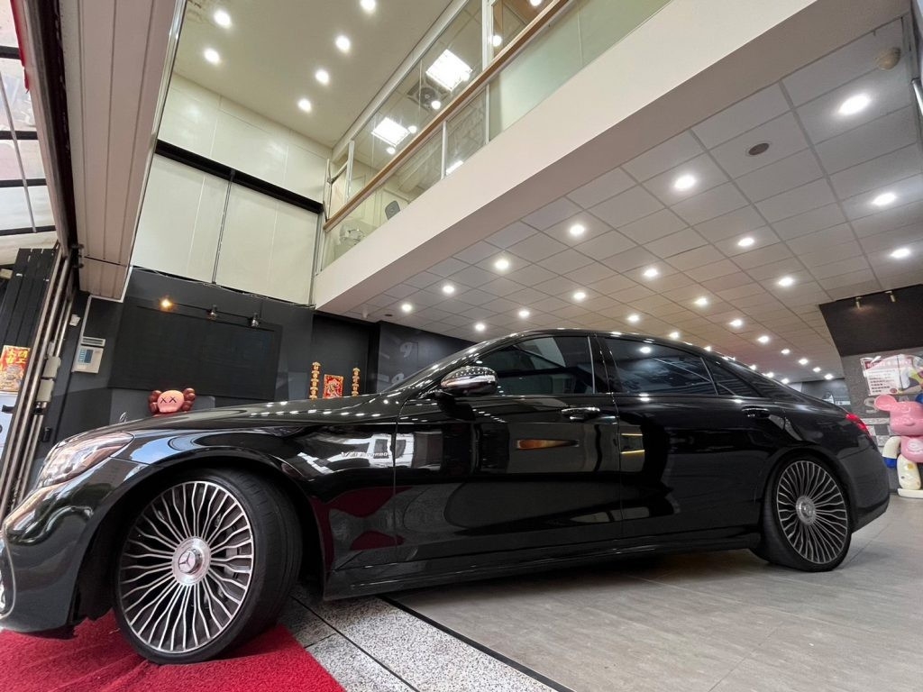 Mercedes-Benz S-Class S550 2015 Image 3
