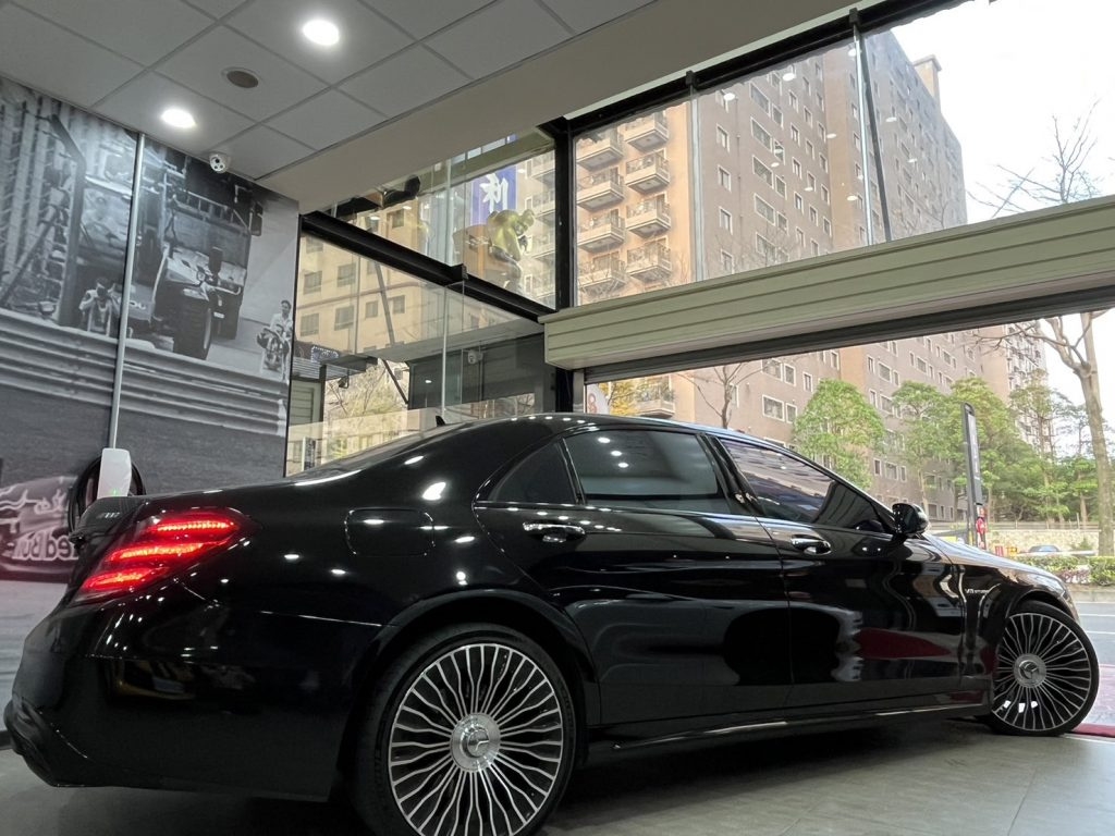 Mercedes-Benz S-Class S550 2015 Image 6