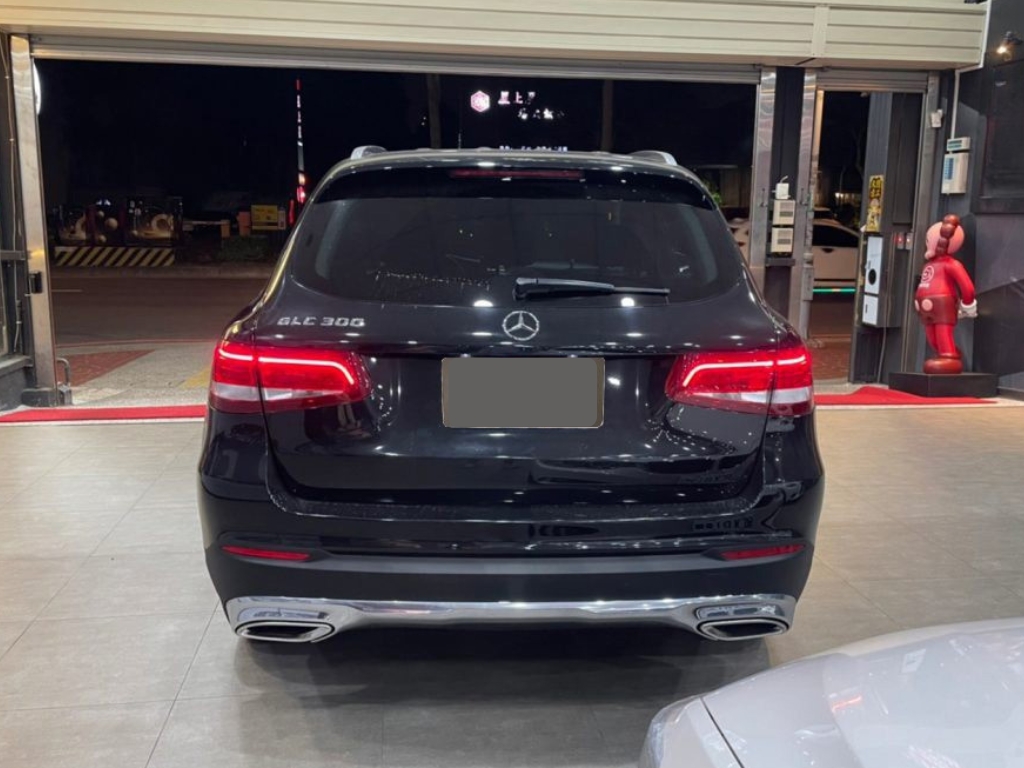 Mercedes-Benz GLC 300 2015 Image 3