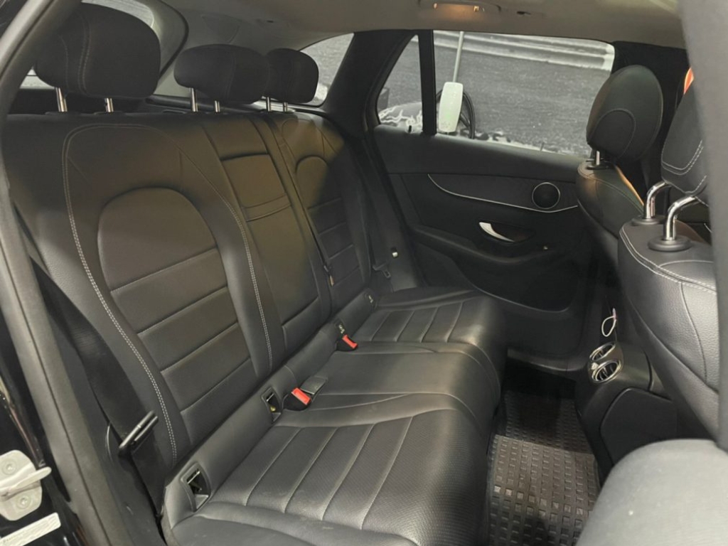 Mercedes-Benz GLC 300 2015 Image 7