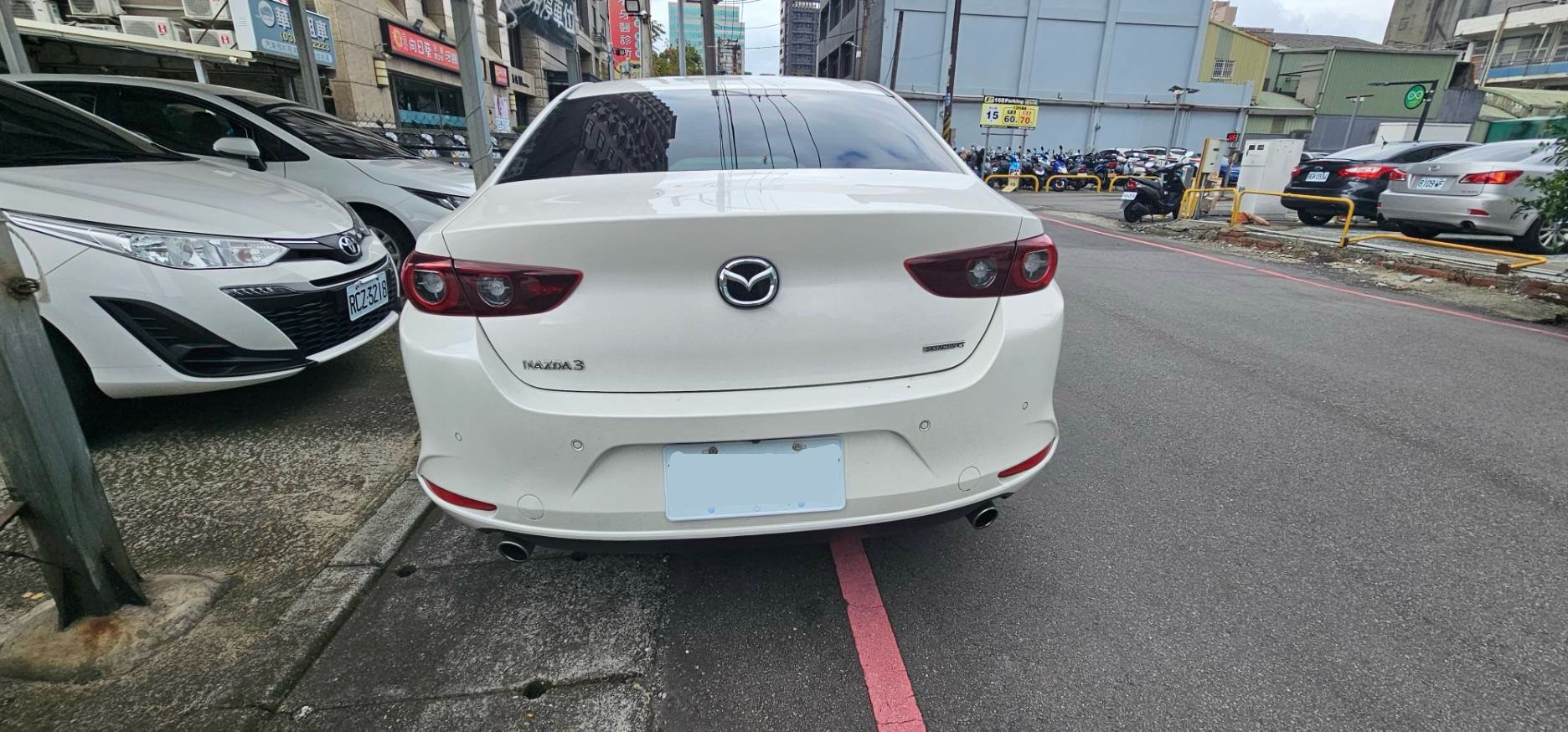 MAZDA 3 4D 20S Carbon Edition 2023 Image 5