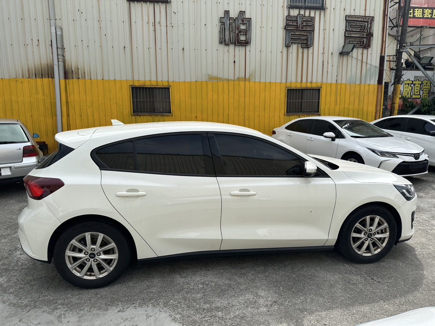 Ford FOCUS 5D EcoBoost 182 X 2023 Image 3