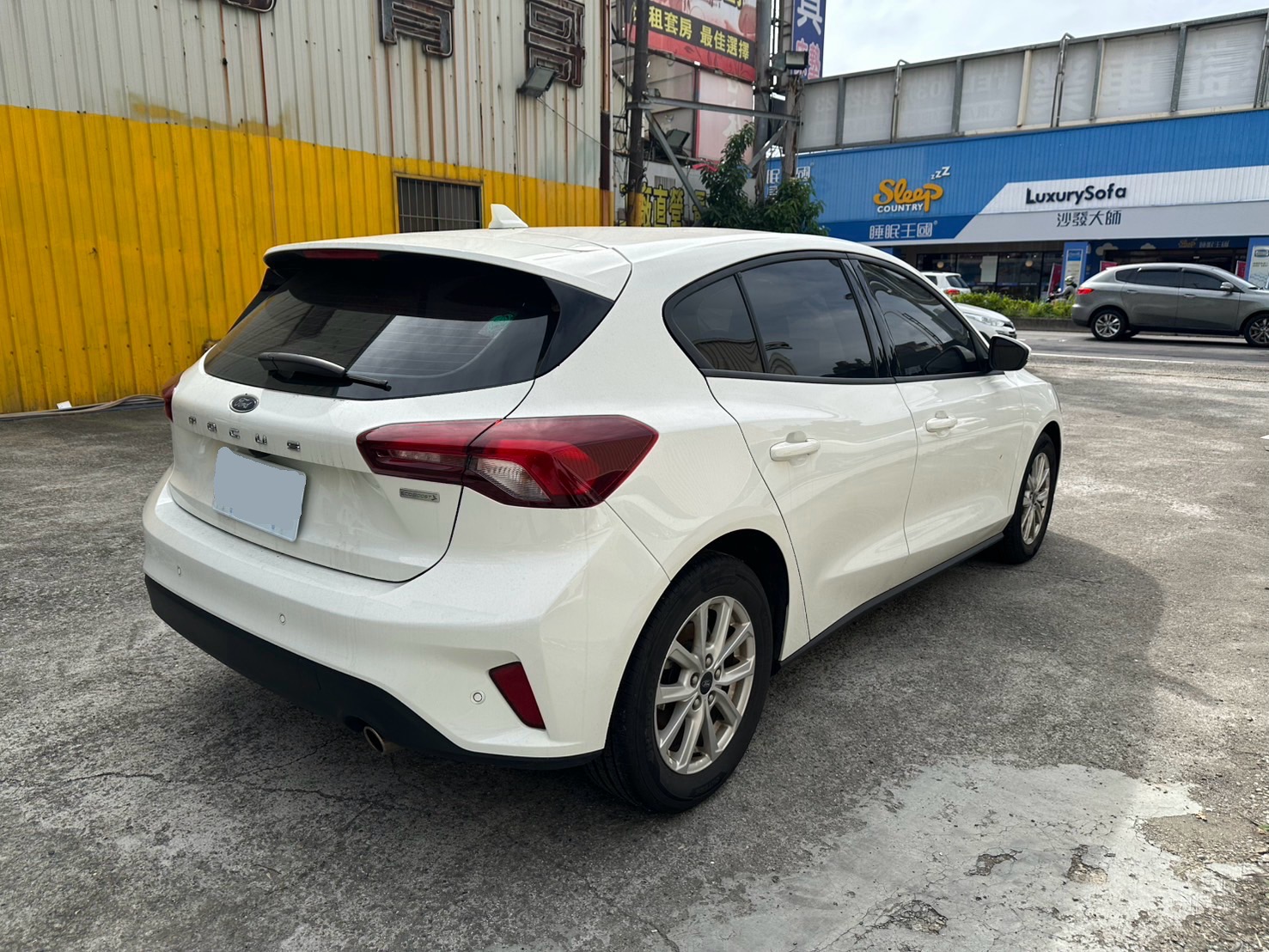 Ford FOCUS 5D EcoBoost 182 X 2023 Image 4