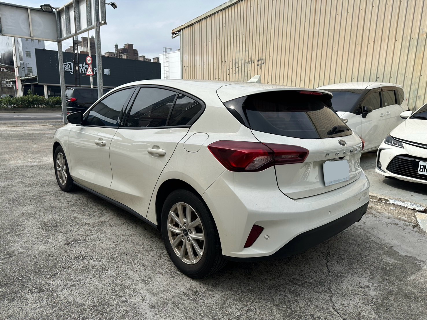 Ford FOCUS 5D EcoBoost 182 X 2023 Image 6