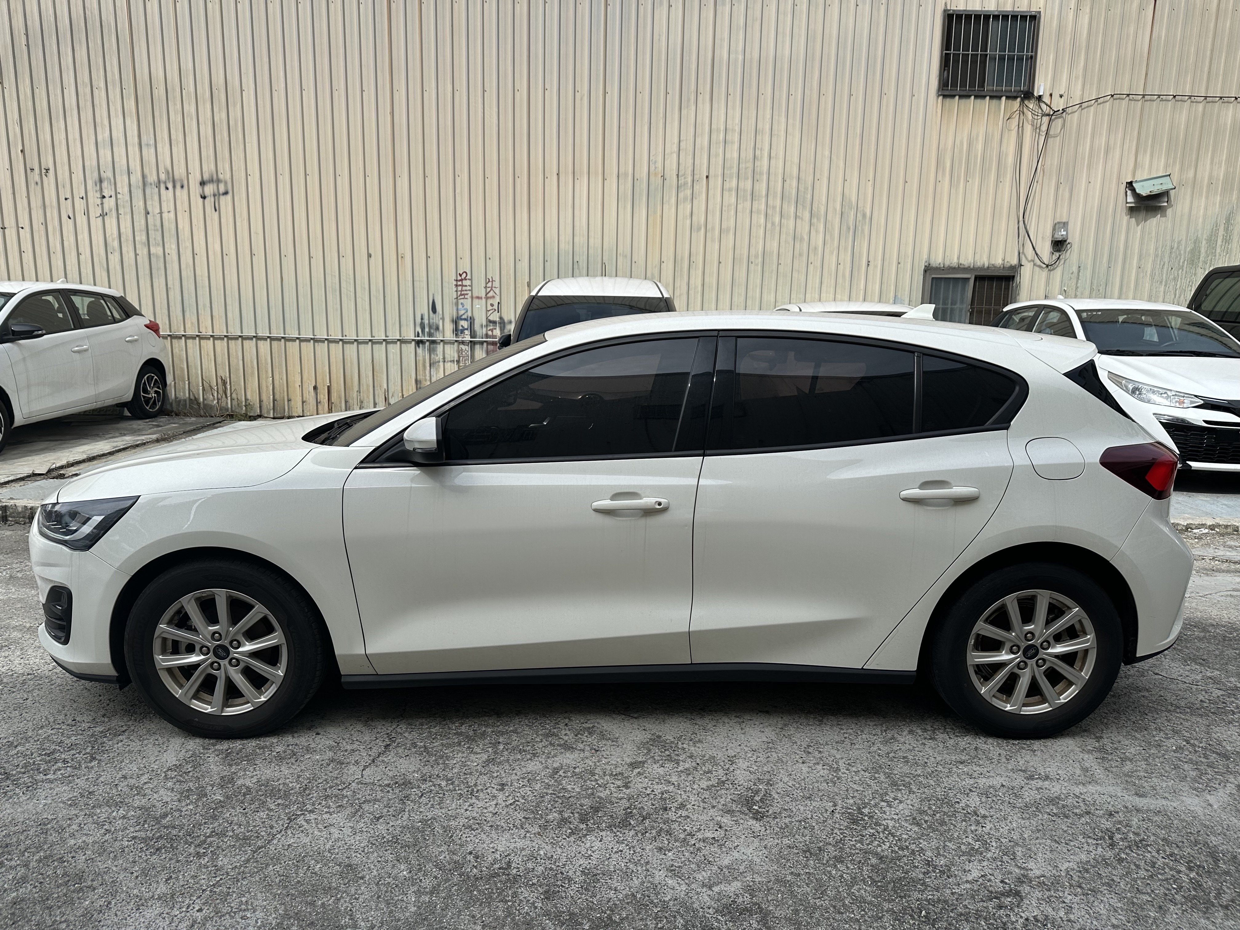 Ford FOCUS 5D EcoBoost 182 X 2023 Image 7