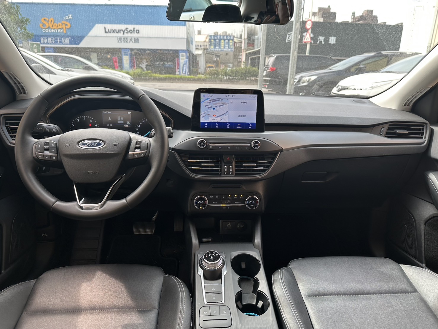 Ford FOCUS 5D EcoBoost 182 X 2023 Image 8