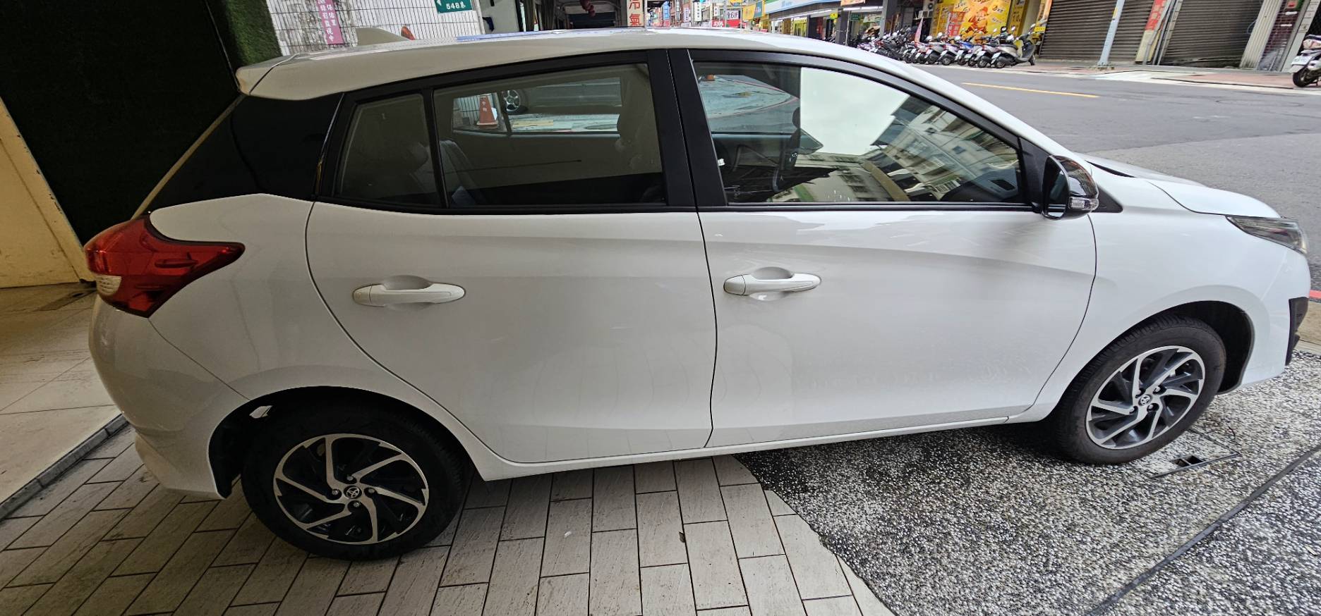 TOYOTA YARIS 1.5L 豪華 2023 Image 3