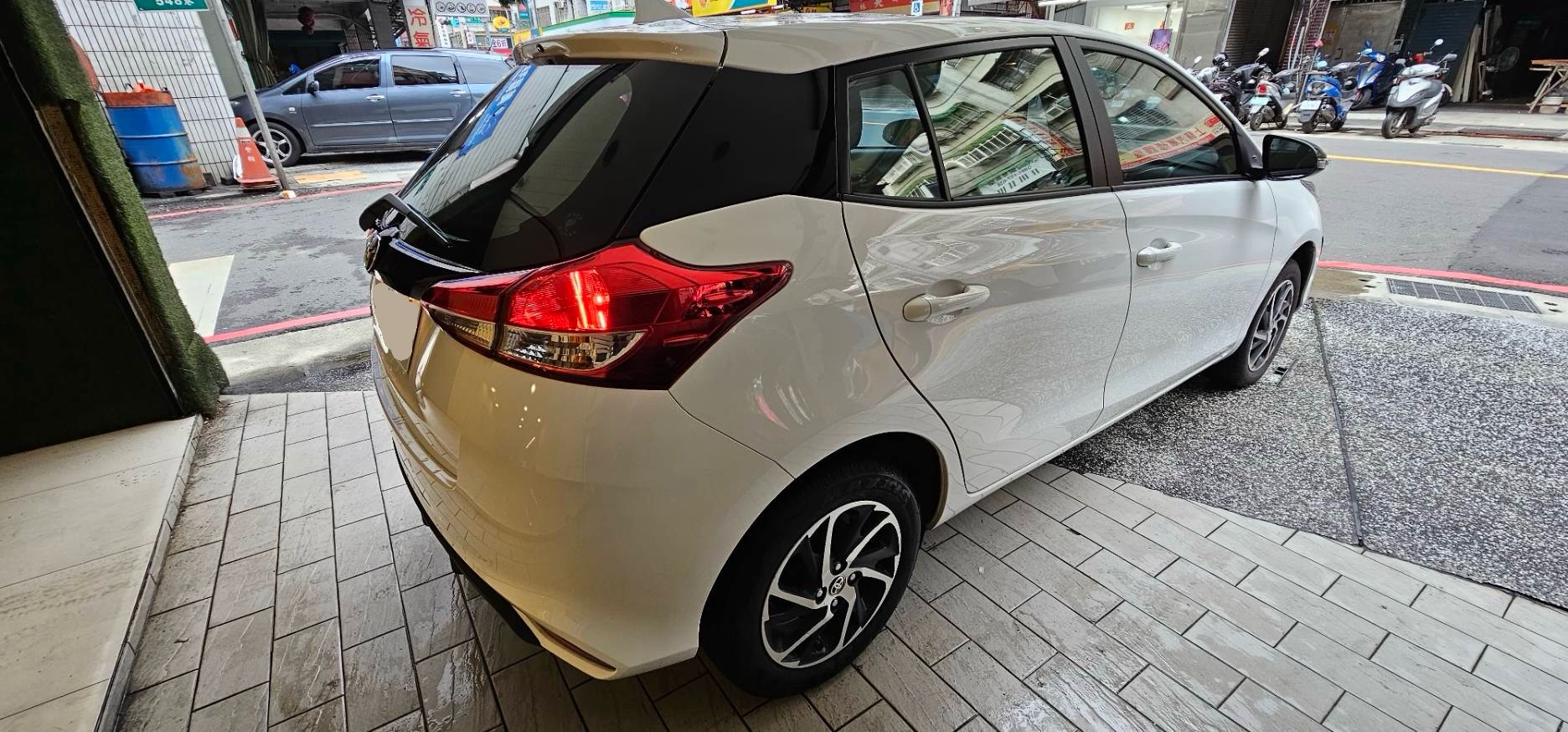 TOYOTA YARIS 1.5L 豪華 2023 Image 4