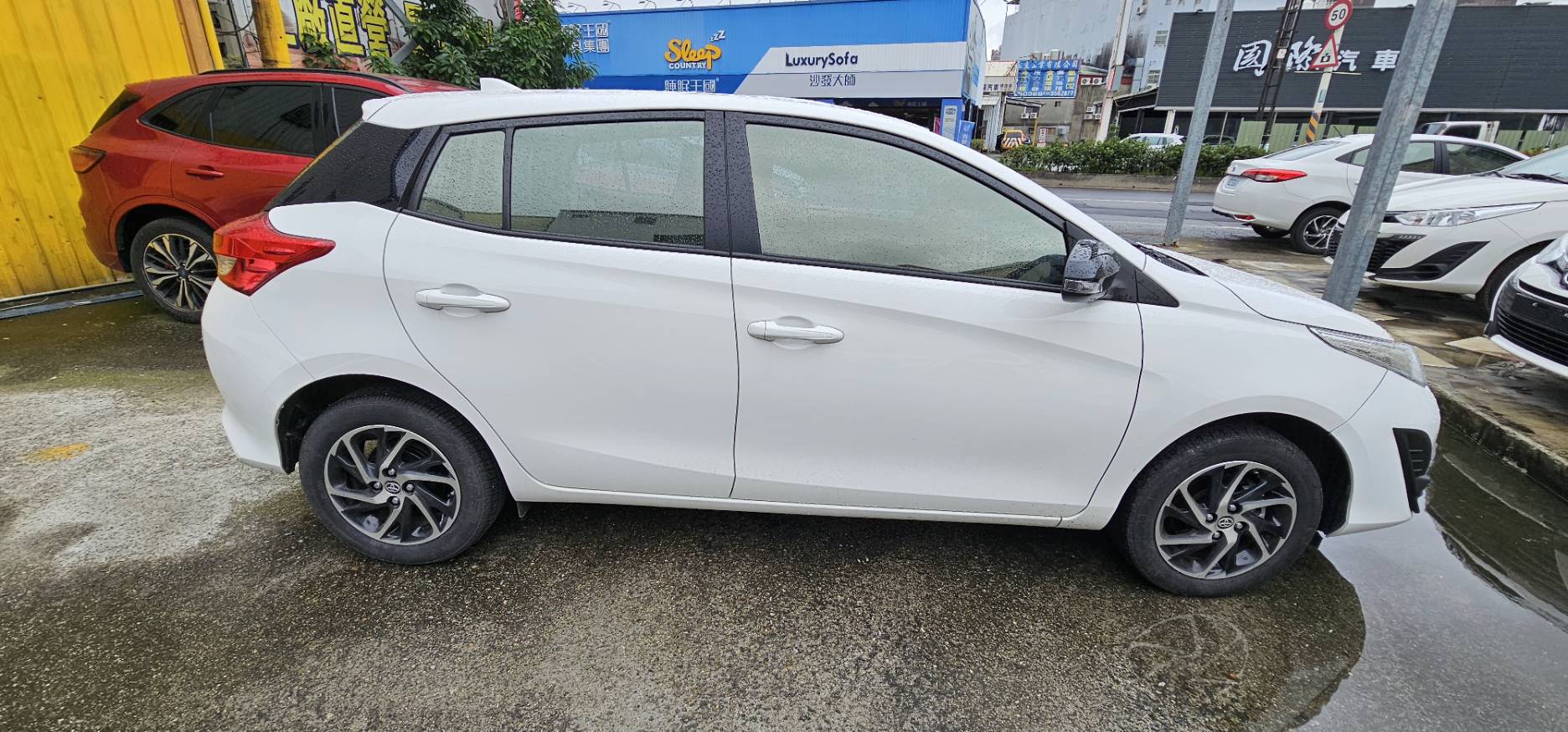 TOYOTA YARIS 1.5L 豪華 2023 Image 3