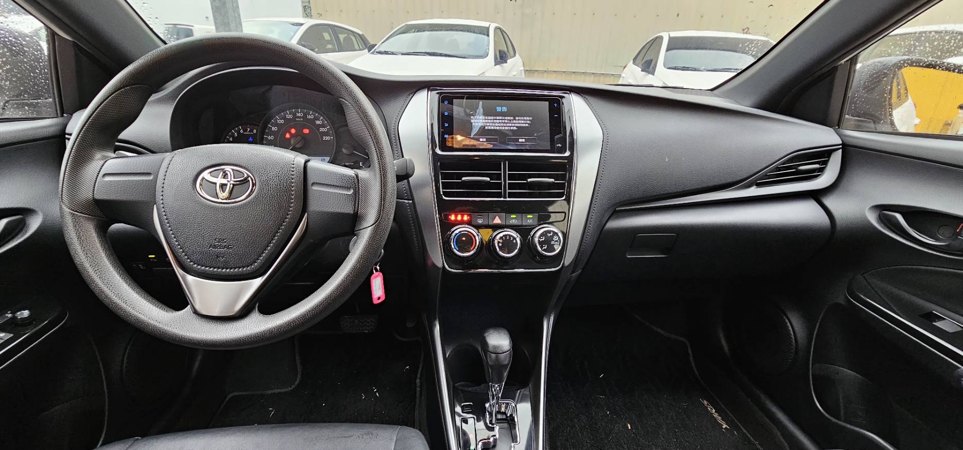 TOYOTA YARIS 1.5L 豪華 2023 Image 8
