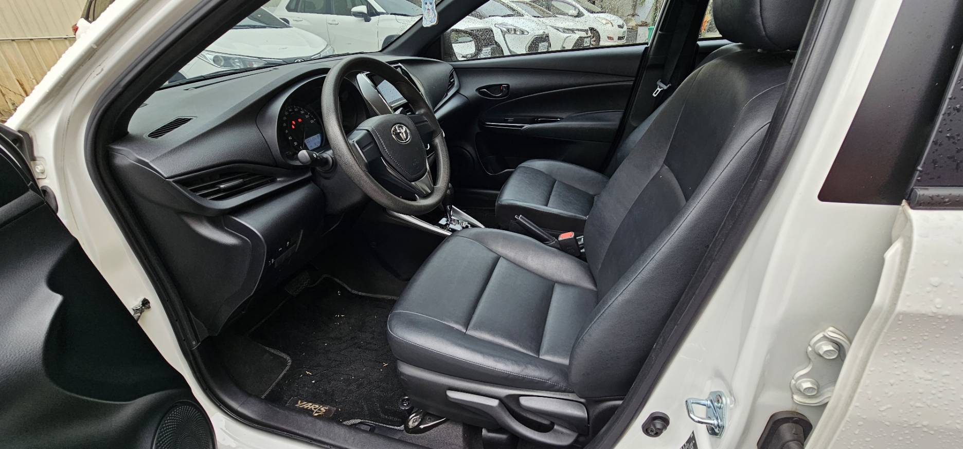 TOYOTA YARIS 1.5L 豪華 2023 Image 9