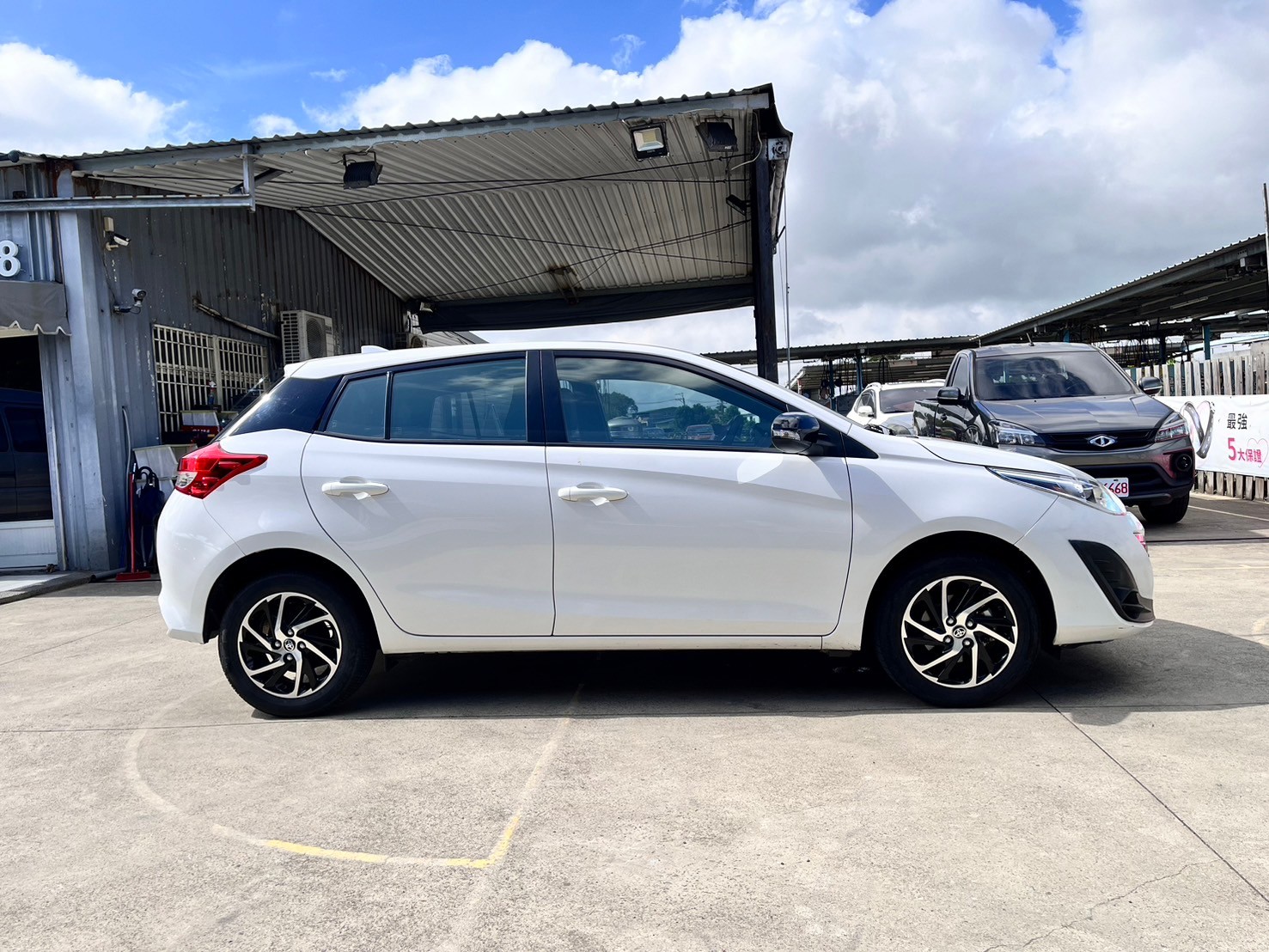 TOYOTA YARIS 1.5L 豪華 2023 Image 3