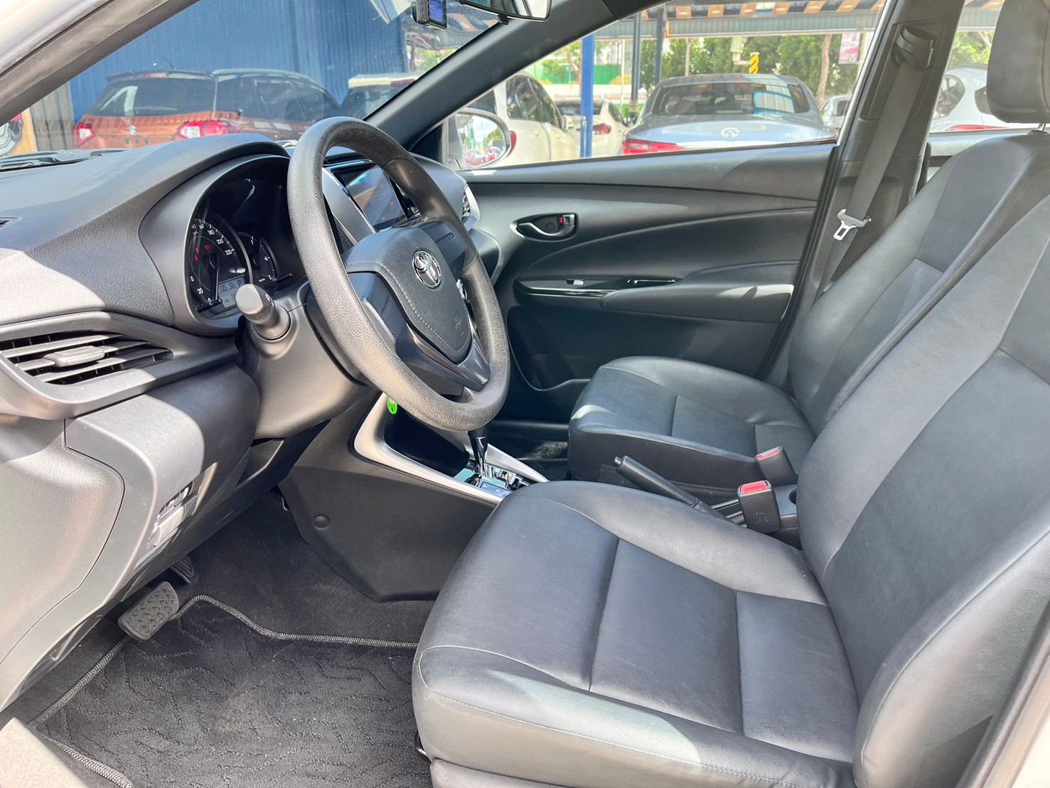 TOYOTA YARIS 1.5L 豪華 2023 Image 9