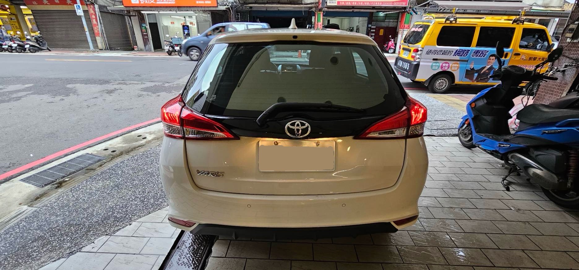 TOYOTA YARIS 1.5L 豪華 2023 Image 3