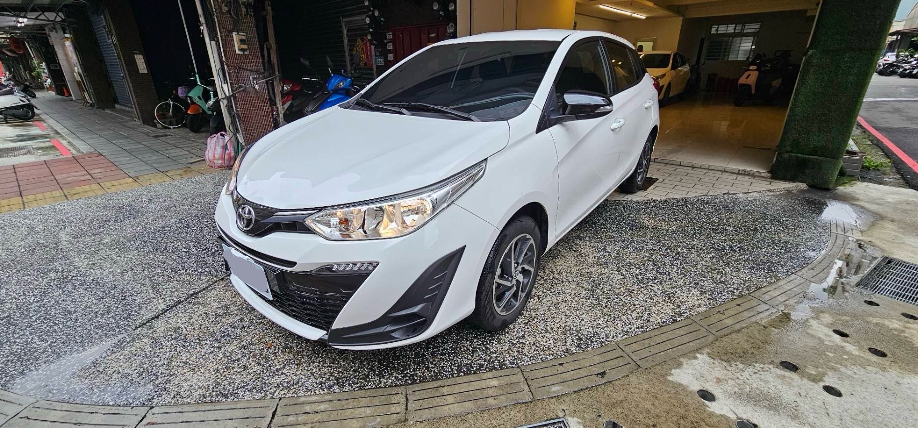 TOYOTA YARIS 1.5L 豪華 2023 Image 1