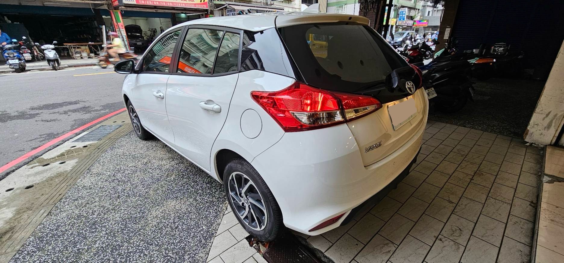 TOYOTA YARIS 1.5L 豪華 2023 Image 4