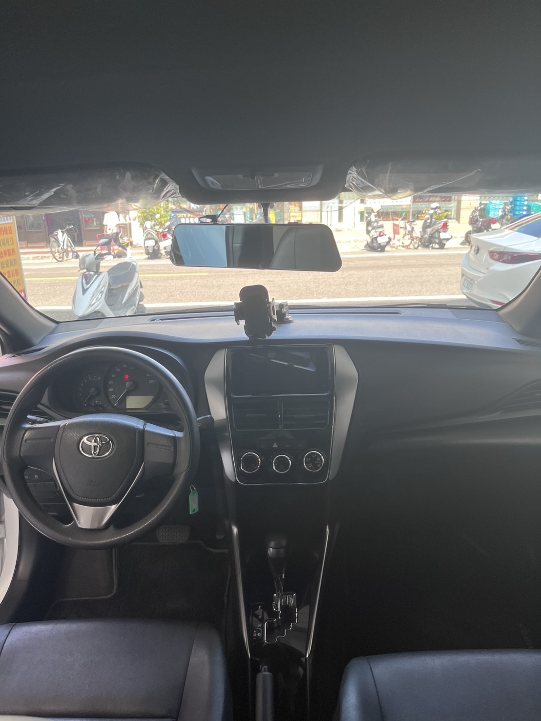 TOYOTA YARIS 1.5L 豪華 2023 Image 8