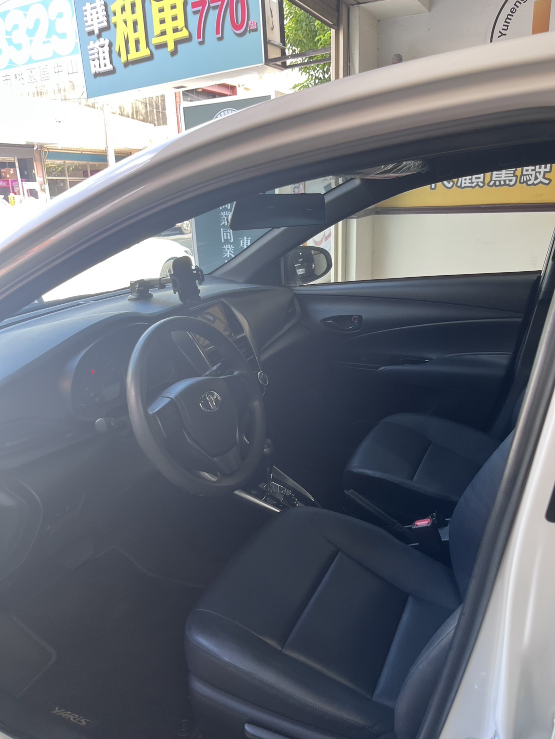 TOYOTA YARIS 1.5L 豪華 2023 Image 9