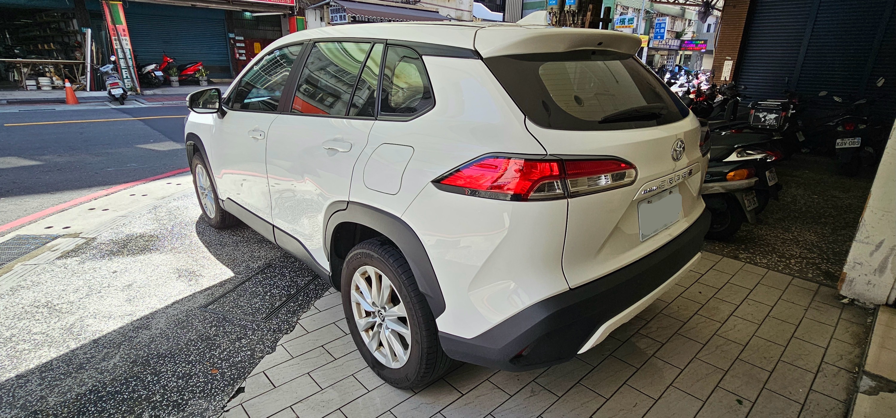 TOYOTA COROLLA CROSS 1.8L 豪華 2023 Image 6