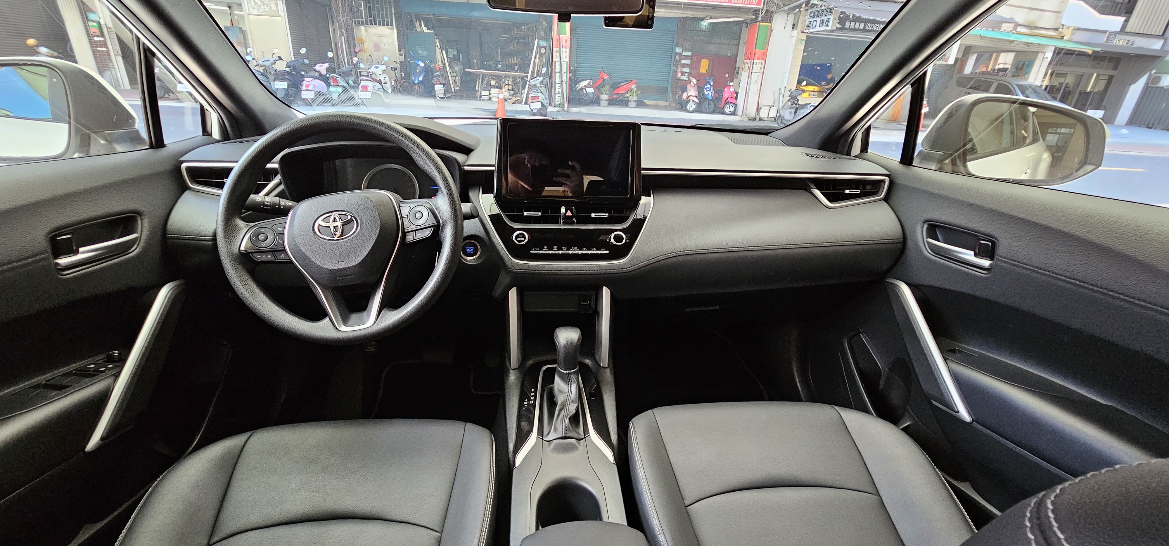 TOYOTA COROLLA CROSS 1.8L 豪華 2023 Image 8